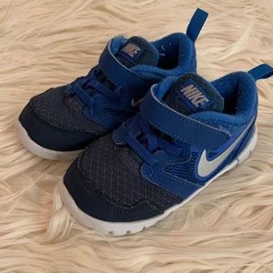 Nike kids 8c shoes